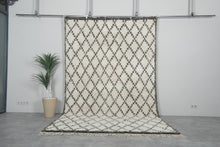 Elegant Handwoven Moroccan Wool Rug - Custom Diamond Design