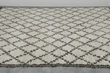 Elegant Handwoven Moroccan Wool Rug - Custom Diamond Design